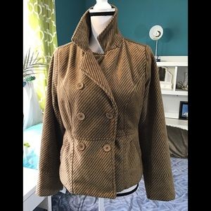 J2 by Joujou warm fitted coat. Polyester & wool LP